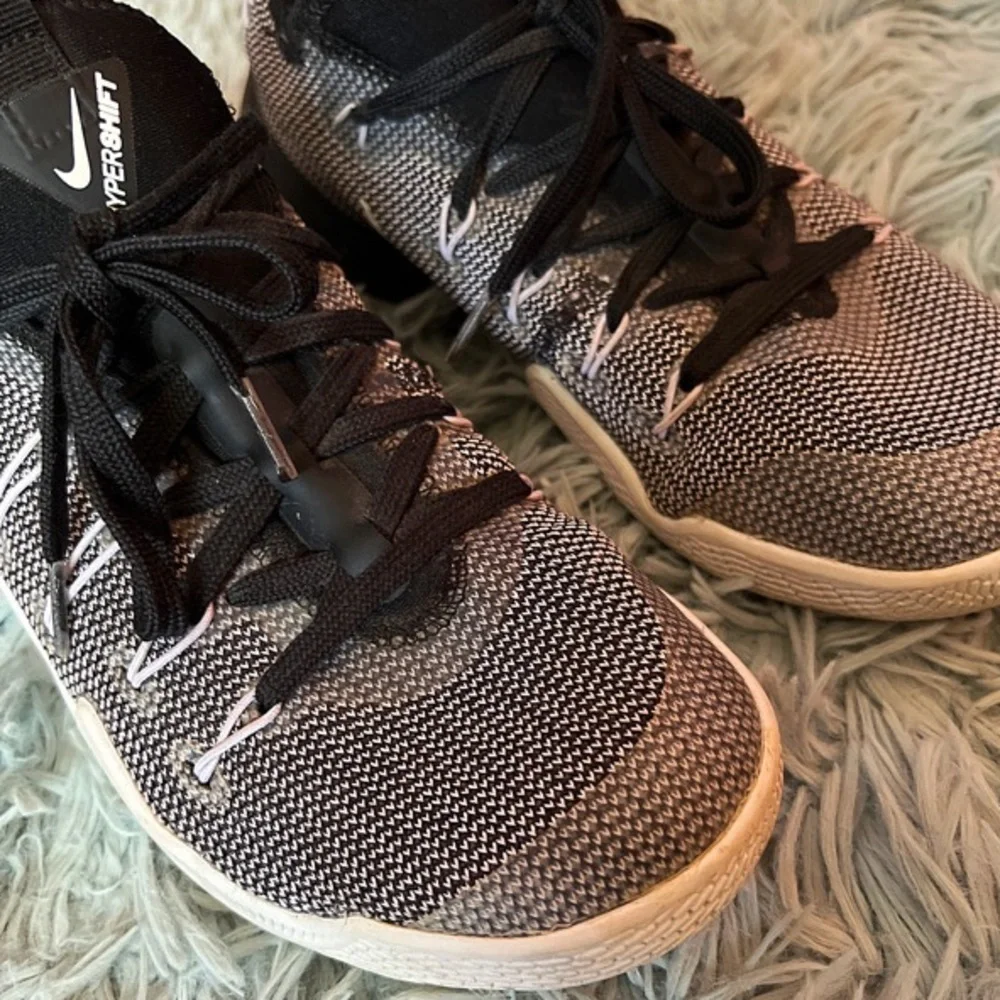 Hypershift TB Low Basketball Shoes